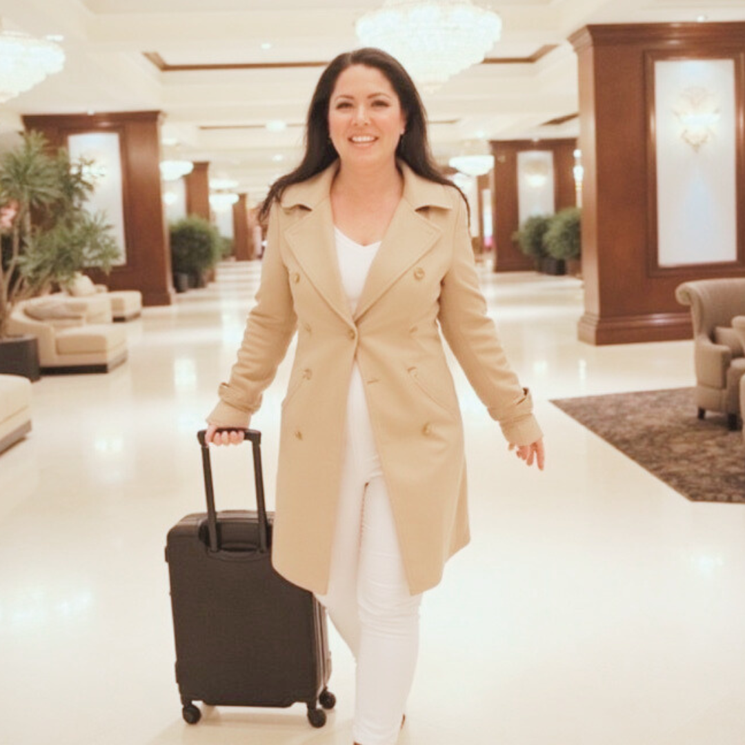 Day-in-the-Life of Jeni Hott - hotel lobby candid Post 04 (5)